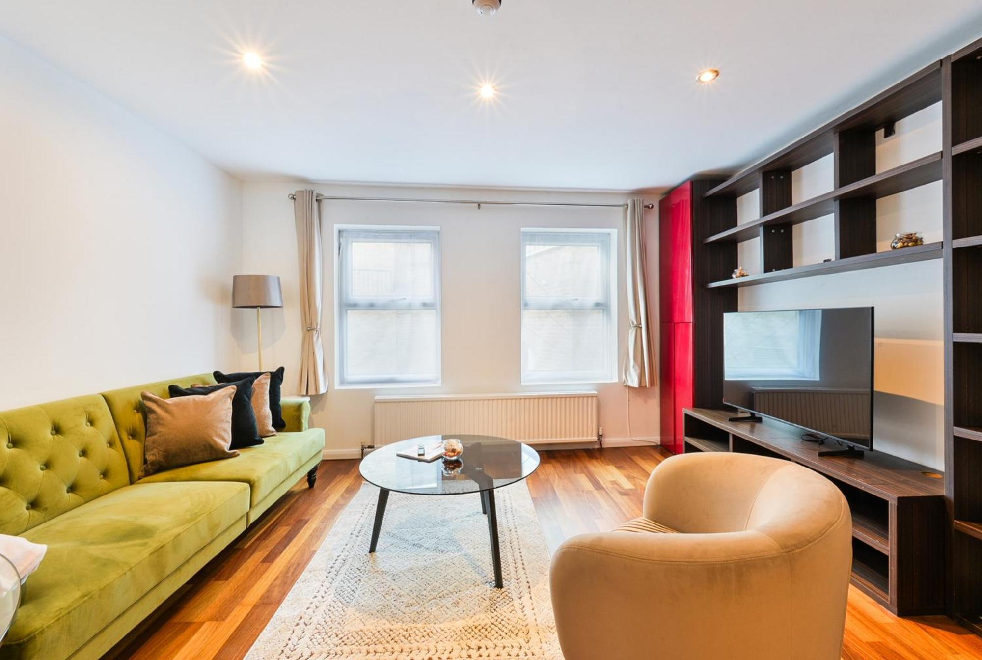 Avari - Hatton Collection * London